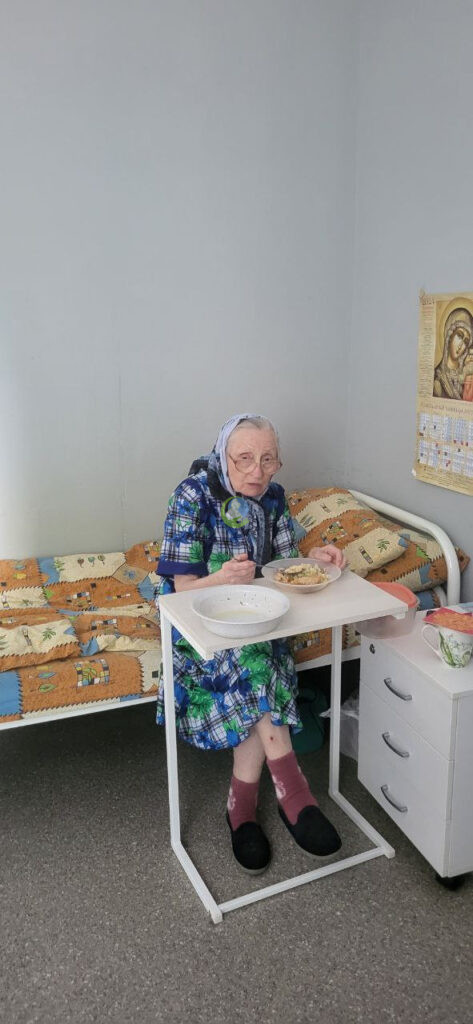 Прием пищи в доме престарелых
