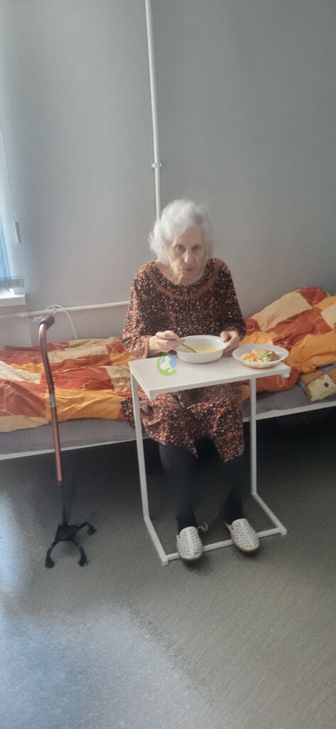 Прием пищи в доме престарелых