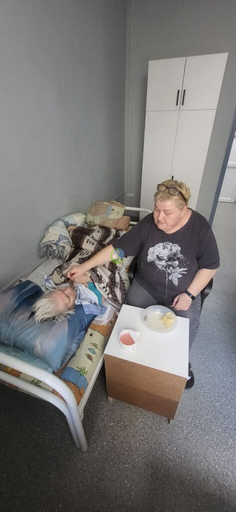 Прием пищи в доме престарелых Оазис Спокойствия