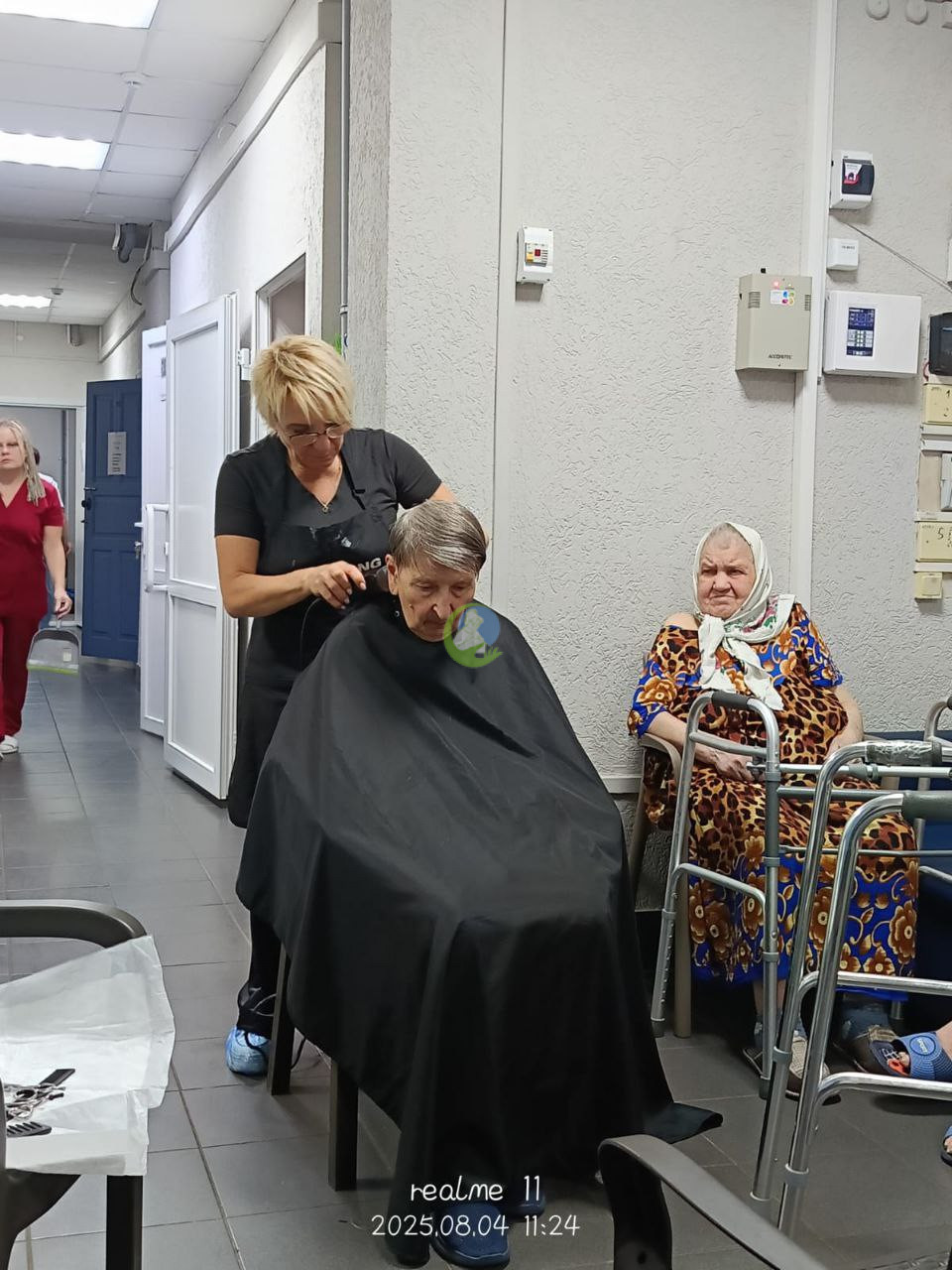 День красоты в доме престарелых в Воронеже