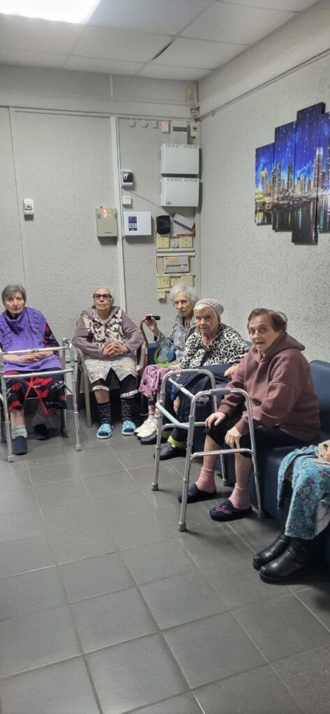 Жизнь в доме престарелых