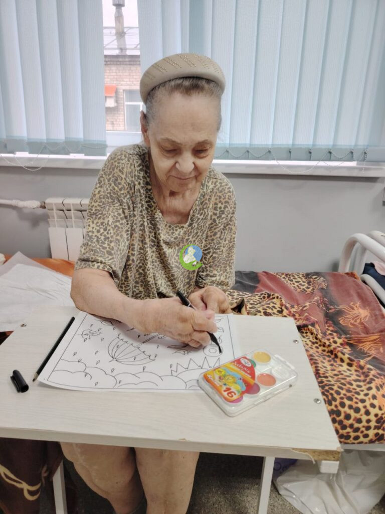 Творческое утро в доме престарелых