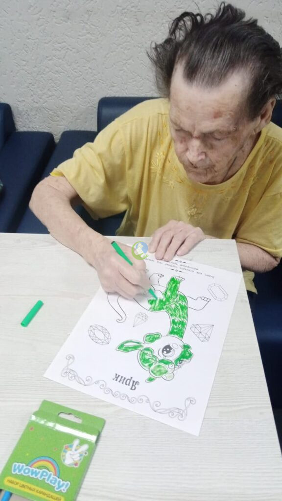 Рисуем в доме престарелых