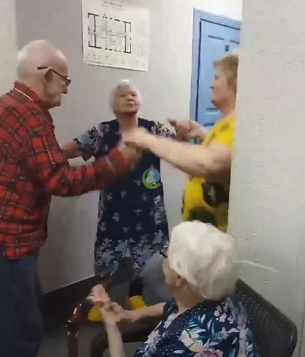 В доме престарелых в Воронеже концерт к празднику 8 Марта!