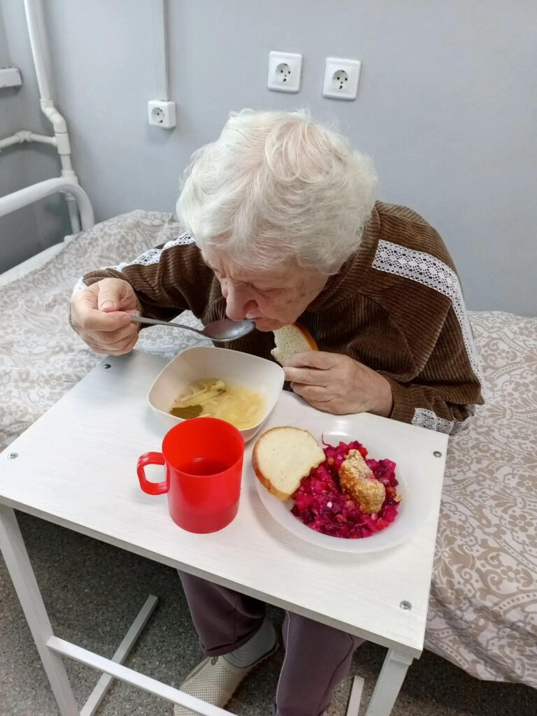 Обеденное время в пансионате