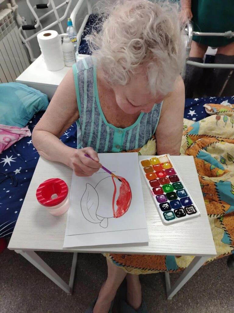 рисуем в доме престарелых